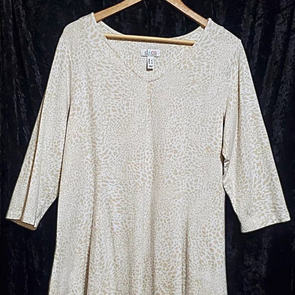 Denim&Co V-Neck 3/4 sleeve animal print tunic size L